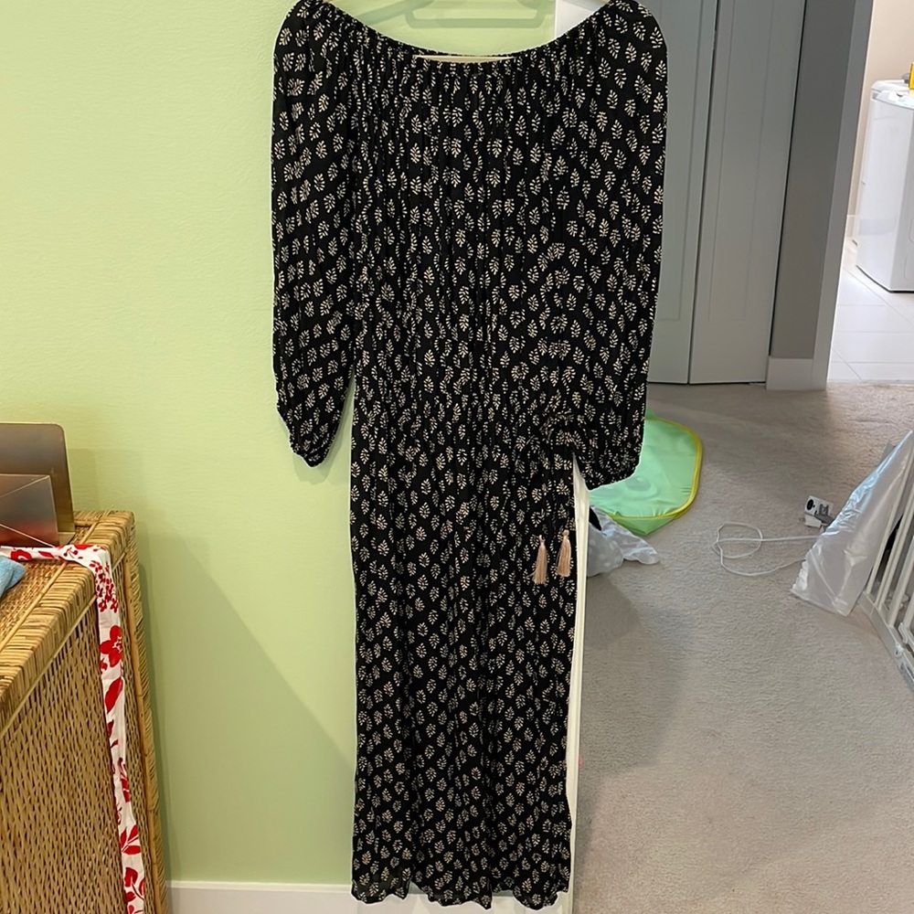 cool change Medium off shoulder dress